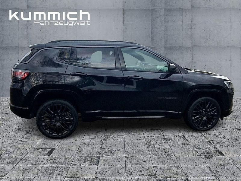 Gebraucht Jeep Compass 150 PS (110 kW) 2021 Schwarz SUV