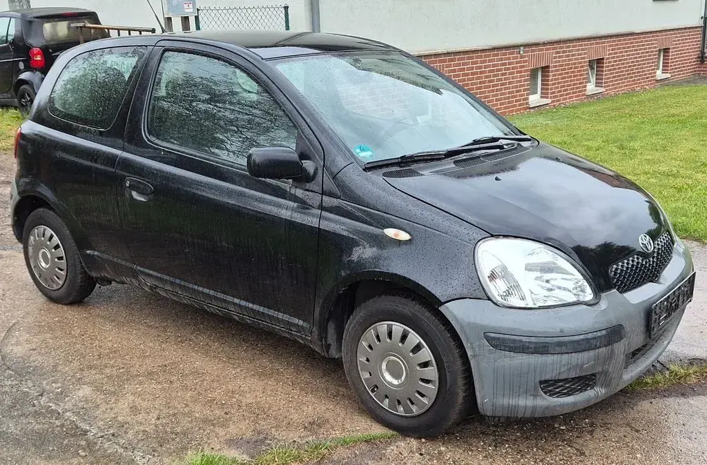 Gebraucht Toyota Yaris Eco 65 PS (47 kW) 2003 Schwarz Kleinwagen