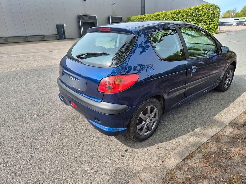 Gebraucht Peugeot 206 60 PS (44 kW) 2004 Blau Limousine