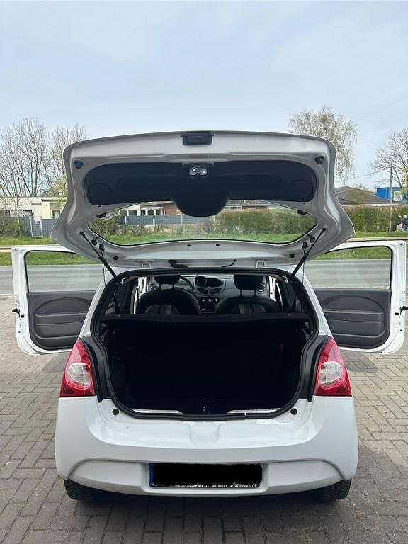 Second-hand Renault Twingo Dynamique 75 CP (55 kW) 2013 Alb Hatchback