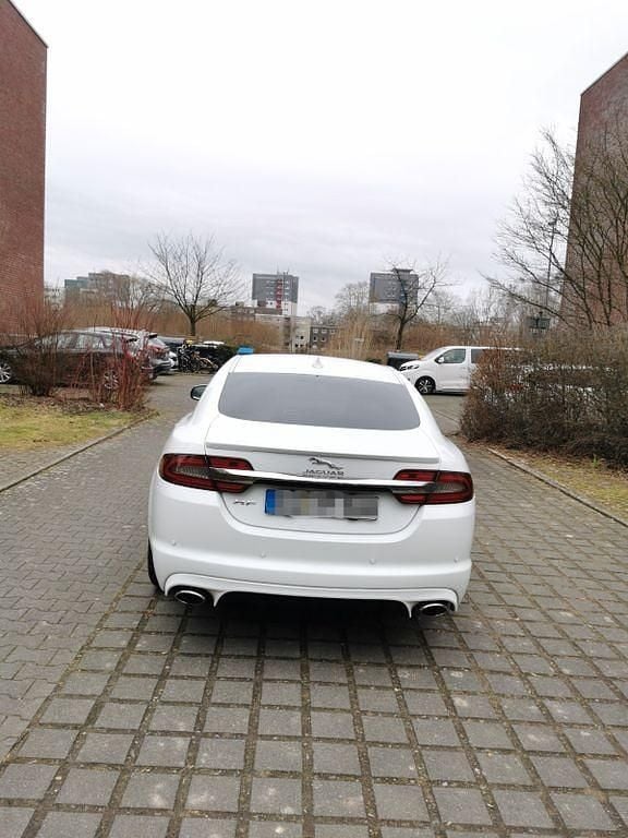Używany Jaguar XF 241 KM (177 kW) 2014 Biały Sedan/Limuzyna