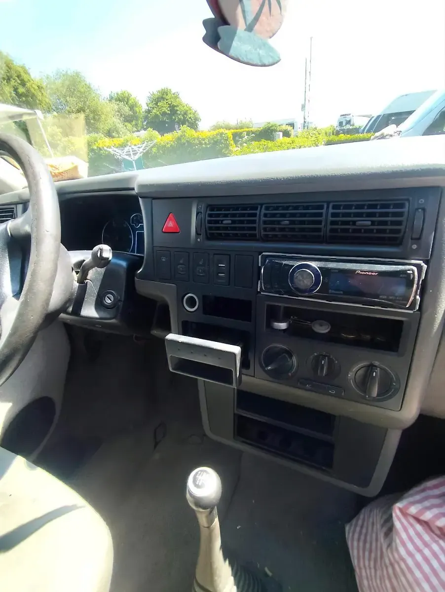 Gebraucht VW Multivan 68 PS (50 kW) 1999 Weiß Van / Kleinbus