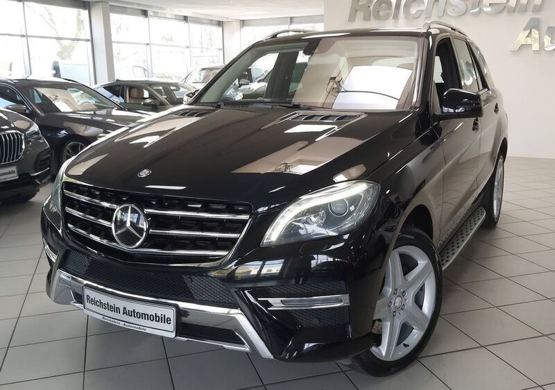 Obsidianschwarz (metallic) Gebraucht 2013 Mercedes ML350 AMG SUV | 24.500 € (Etwas zu teuer) - Bild 1/4