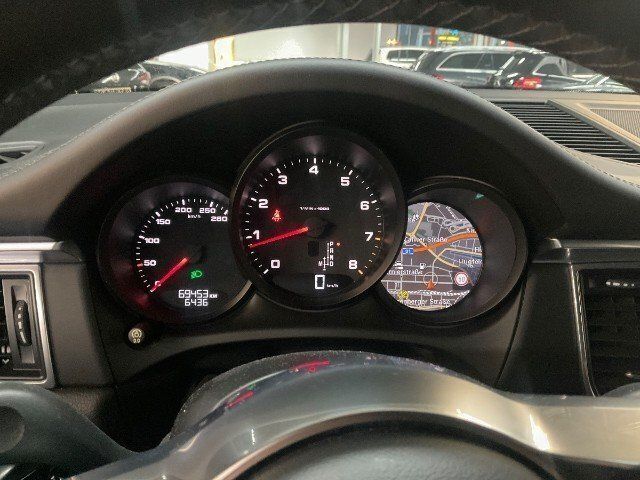 Gebraucht Porsche Macan 252 PS (185 kW) 2018 Schwarz metallic SUV