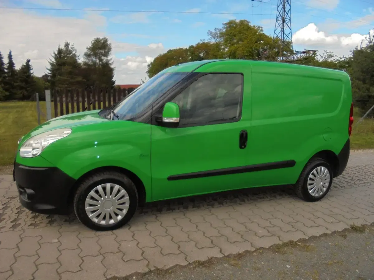Gebraucht Fiat Doblò 101 PS (74 kW) 2014 Grün Van / Kleinbus