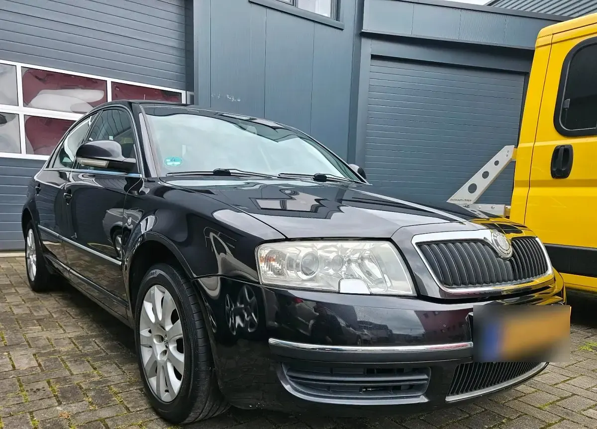 Gebraucht Skoda Superb 140 PS (102 kW) 2007 Schwarz Limousine