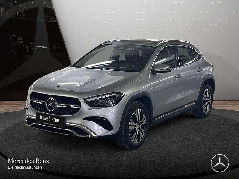 Gebraucht Mercedes GLA180 Progressive 136 PS (100 kW) 2024 Silber SUV