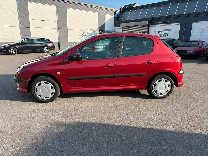 Gebraucht Peugeot 206 75 PS (55 kW) 2007 Rot Kleinwagen