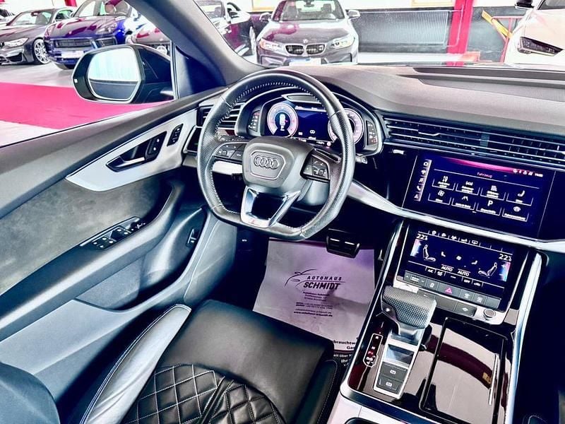 Gebraucht Audi Q8 S-Line 286 PS (210 kW) 2019 Tiefschwarz SUV