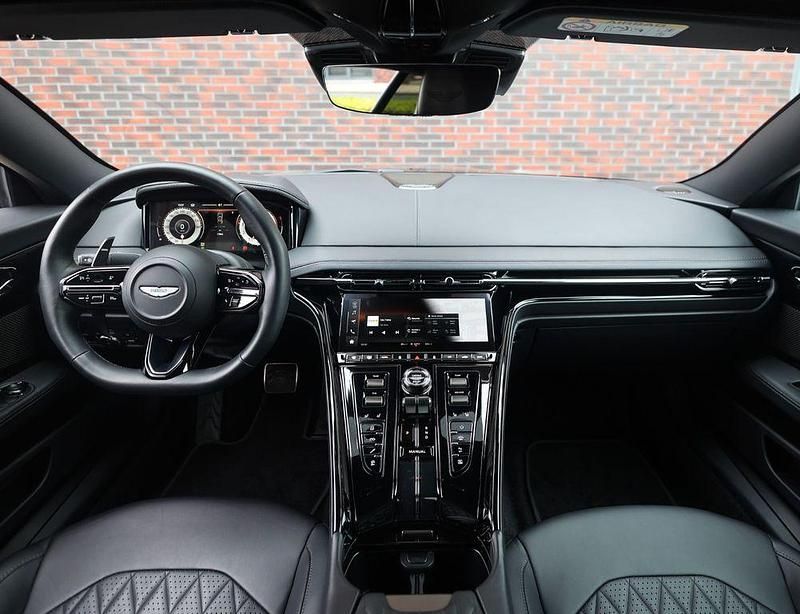 Gebraucht Aston Martin DB12 680 PS (500 kW) 2025 Schwarz