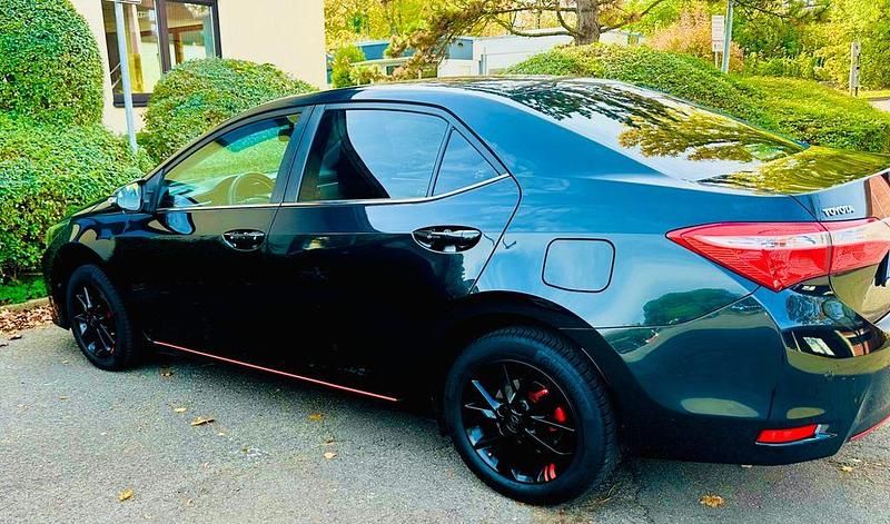 Gebraucht Toyota Corolla Edition 132 PS (97 kW) 2014 Schwarz Limousine