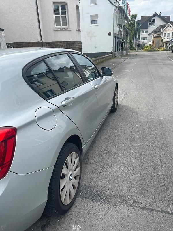 Gebraucht BMW 114 95 PS (69 kW) 2014 Silber Kleinwagen