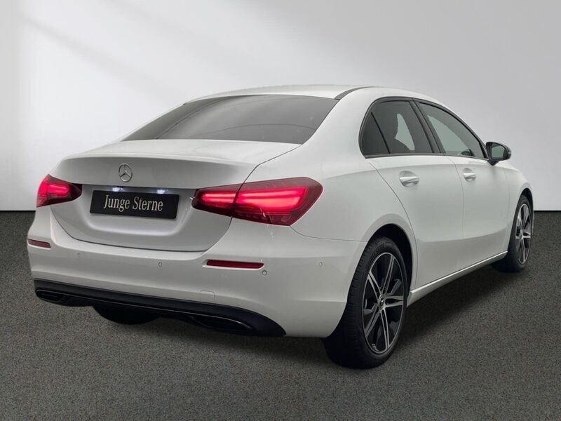 Gebraucht Mercedes A200 Progressive 163 PS (119 kW) 2024 Weiß Limousine