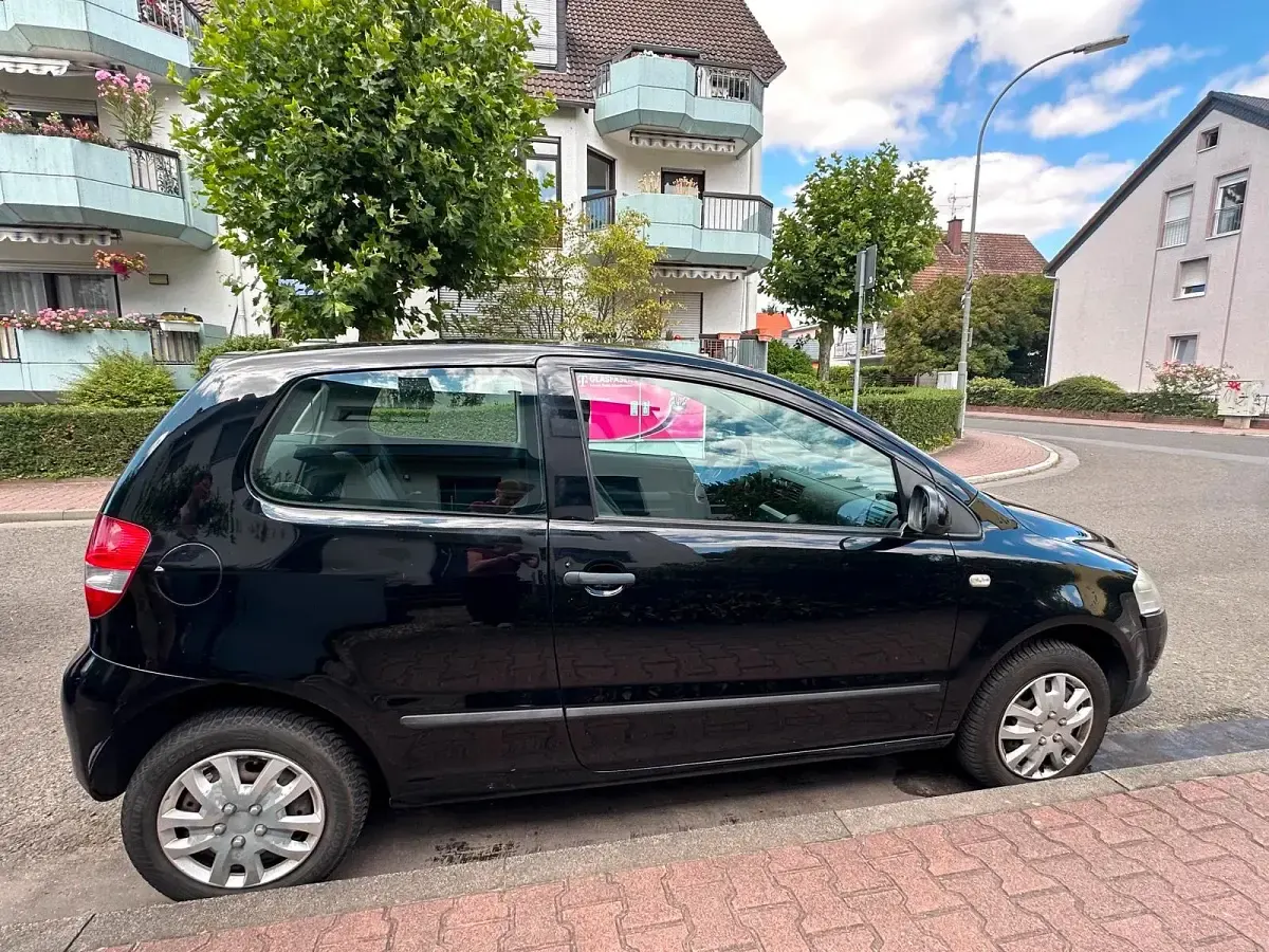 Gebraucht VW Fox 55 PS (40 kW) 2005 Schwarz Kleinwagen
