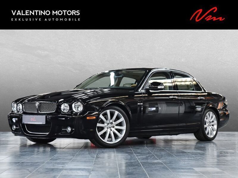 Ultimate black . Gebraucht 2009 Jaguar XJ Executive Limousine | 29.900 € - Bild 1/4