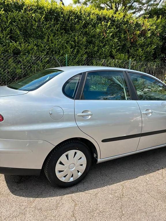 Gebraucht Seat Cordoba 75 PS (55 kW) 2003 Silber Limousine