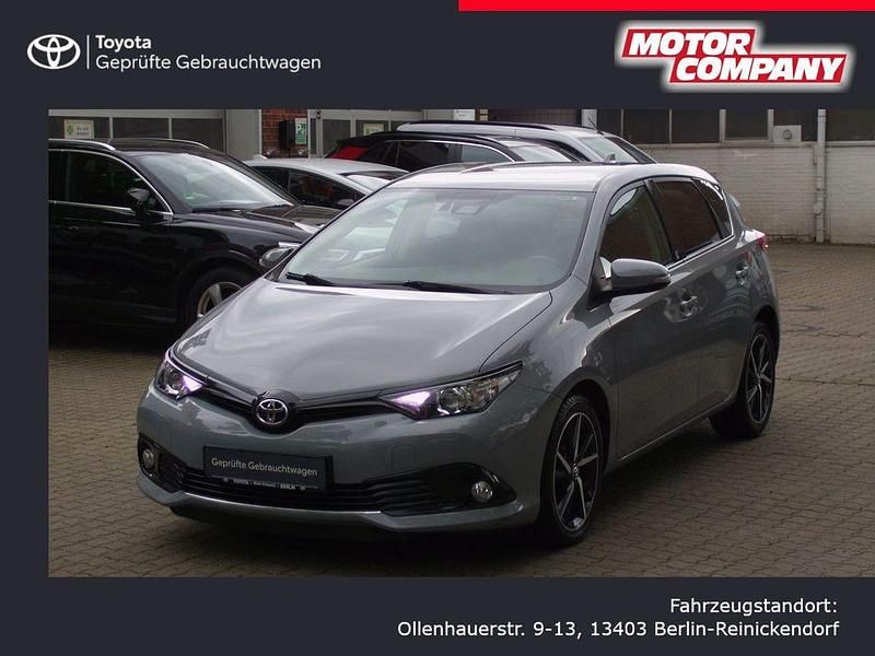 Manhattengrau metallic Gebraucht 2018 Toyota Auris Basis Limousine | 15.650 € (Fairer Preis) - Bild 1/4