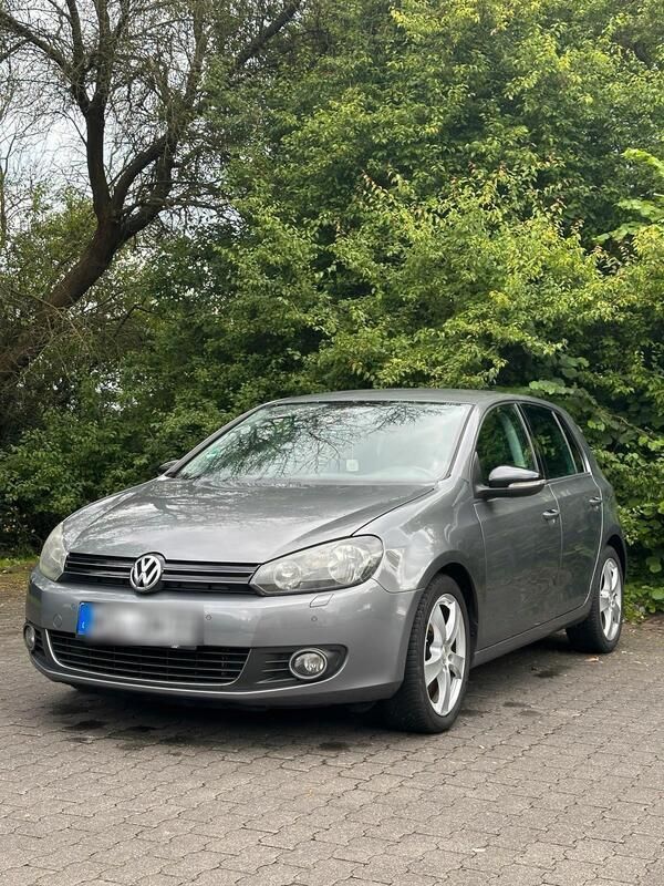 Grau Gebraucht 2011 VW Golf VI Style Limousine | 5.800 € (Fairer Preis) - Bild 1/4