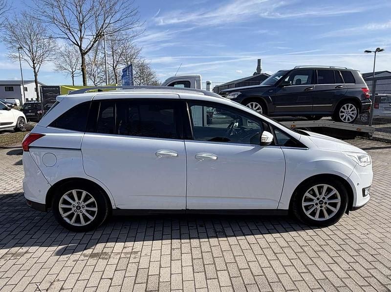 Gebraucht Ford Grand C-Max Titanium 150 PS (110 kW) 2015 Frostweiß Van / Kleinbus