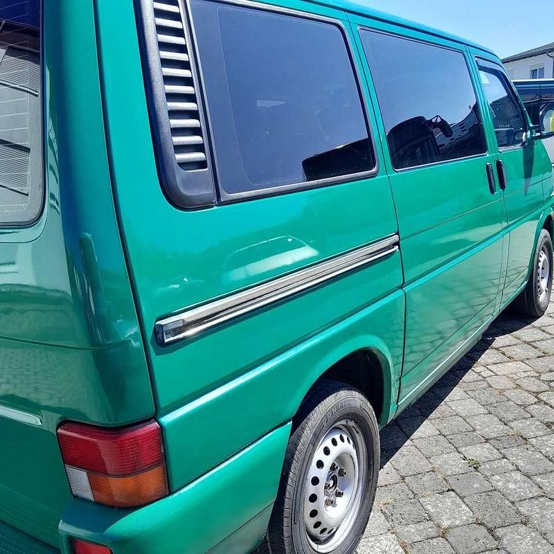 Gebraucht VW Caravelle 77 PS (56 kW) 1996 Grün Van / Kleinbus