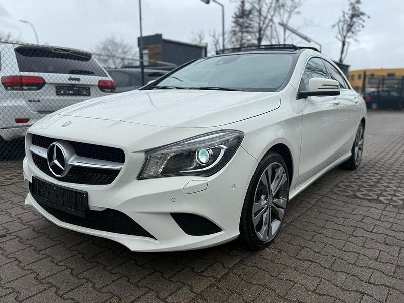 Gebraucht Mercedes CLA200 136 PS (100 kW) 2015 Weiß Limousine