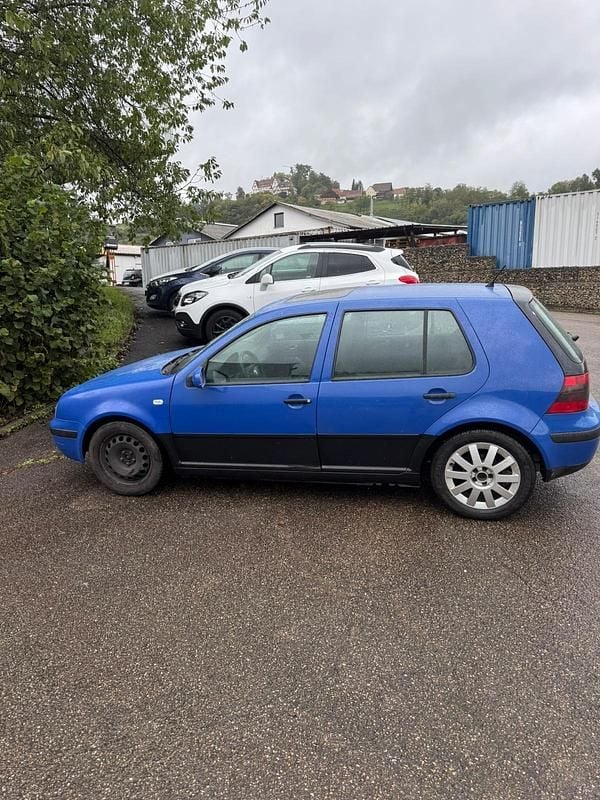 Gebraucht VW Golf IV 90 PS (66 kW) 2000 Blau Limousine