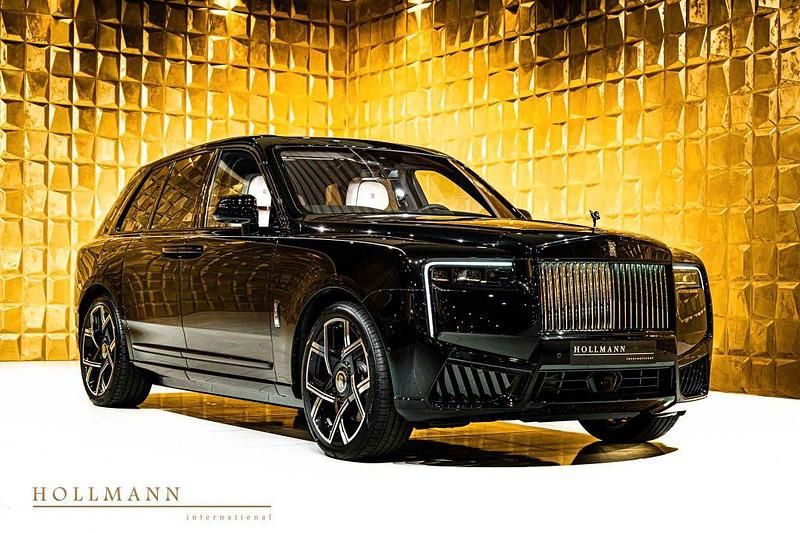 Schwarz Neu 2025 Rolls Royce Cullinan SUV | 652.715 € - Bild 1/4