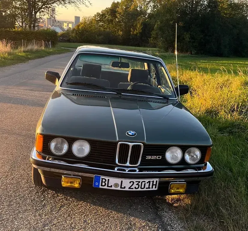 Gebraucht BMW 320 122 PS (89 kW) 1981 Grün Limousine