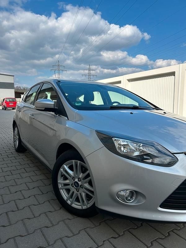 Usata Ford Focus 125 CV (91 kW) 2012 Argento Berlina
