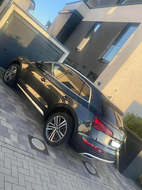 Grau Gebraucht 2018 Audi Q5 Sport SUV | 30.450 € (Guter Preis) - Bild 1/4