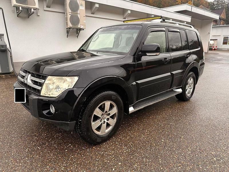 Schwarz Gebraucht 2007 Mitsubishi Pajero Instyle SUV | 11.900 € (Etwas zu teuer) - Bild 1/4