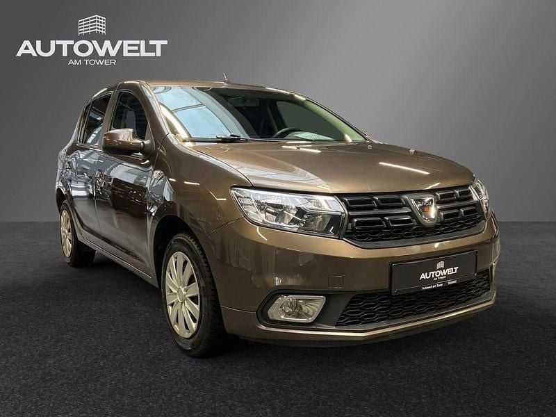 Braun Gebraucht 2017 Dacia Sandero Lauréate Limousine | 8.900 € (Guter Preis) - Bild 1/4