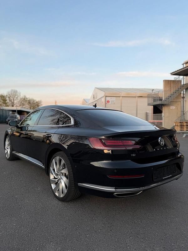 Second-hand VW Arteon 240 CP (176 kW) 2017 Negru Hatchback