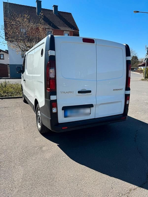 Gebraucht Renault Trafic 120 PS (88 kW) 2020 Weiß Van / Kleinbus