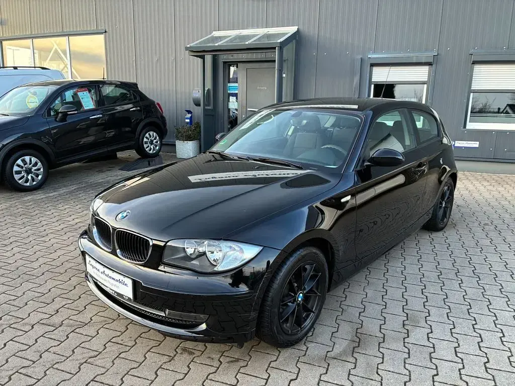 Używany BMW 116 122 KM (89 kW) 2009 Czarny Hatchback
