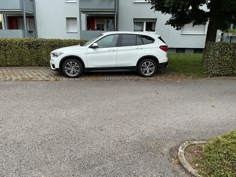 Weiß Gebraucht 2019 BMW X1 SUV | 18.500 € (Superpreis) - Bild 1/4