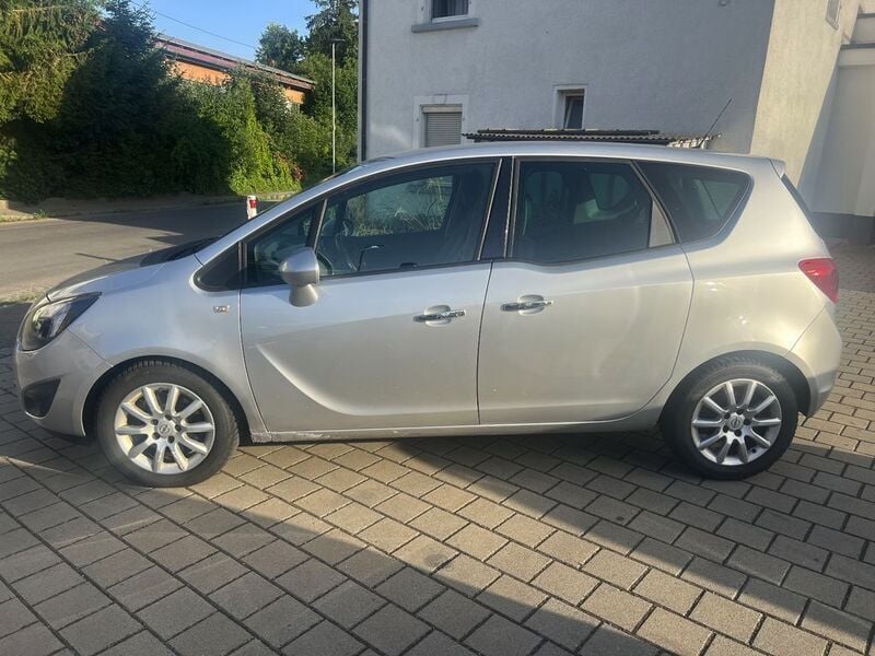 Gebraucht Opel Meriva Innovation 140 PS (102 kW) 2011 Silber Van / Kleinbus