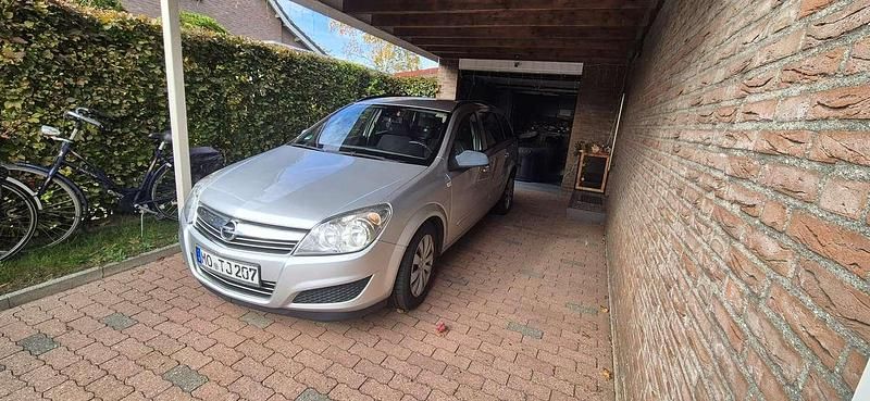 Gebraucht Opel Astra 110 PS (80 kW) 2008 Silber Kombi