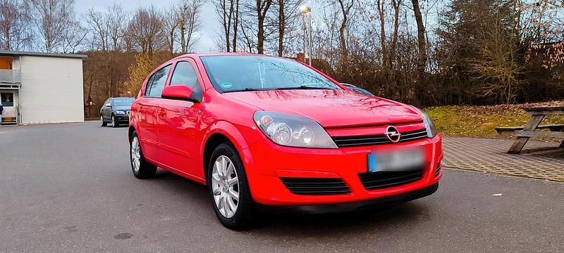 Gebraucht Opel Astra 105 PS (77 kW) 2005 Rot Kleinwagen