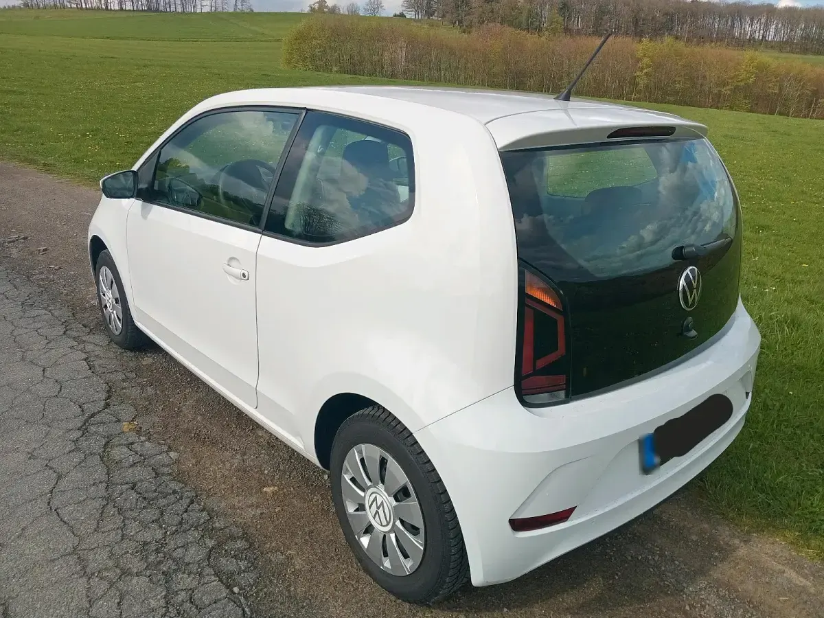 Usado VW up! 65 HP (47 kW) 2022 Branco Citadino