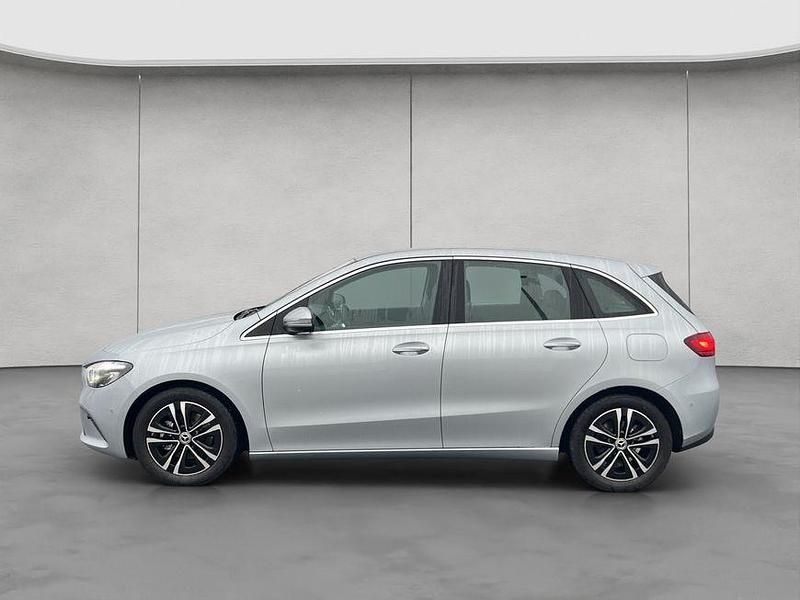 Gebraucht Mercedes B180 Advanced 136 PS (100 kW) 2025 Hightechsilber metallic Van / Kleinbus