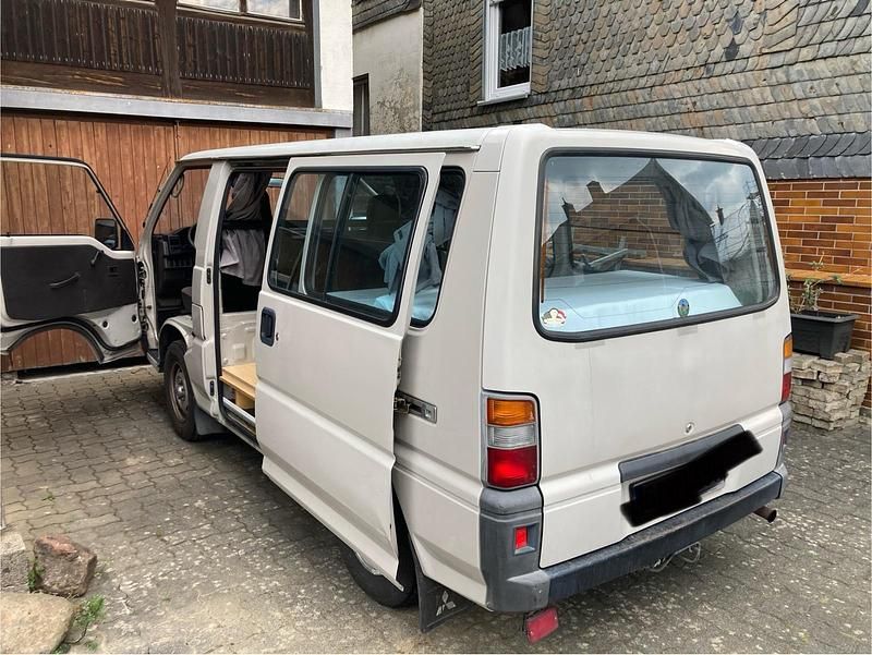 Gebraucht Mitsubishi L300 90 PS (66 kW) 1990 Beige Van / Kleinbus
