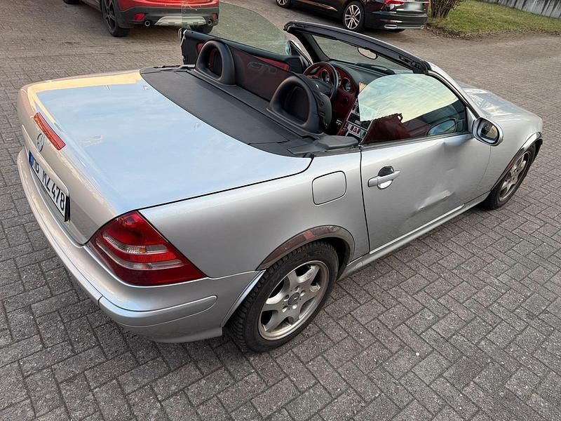 Gebraucht Mercedes SLK200 162 PS (119 kW) 2000 Silber Cabrio