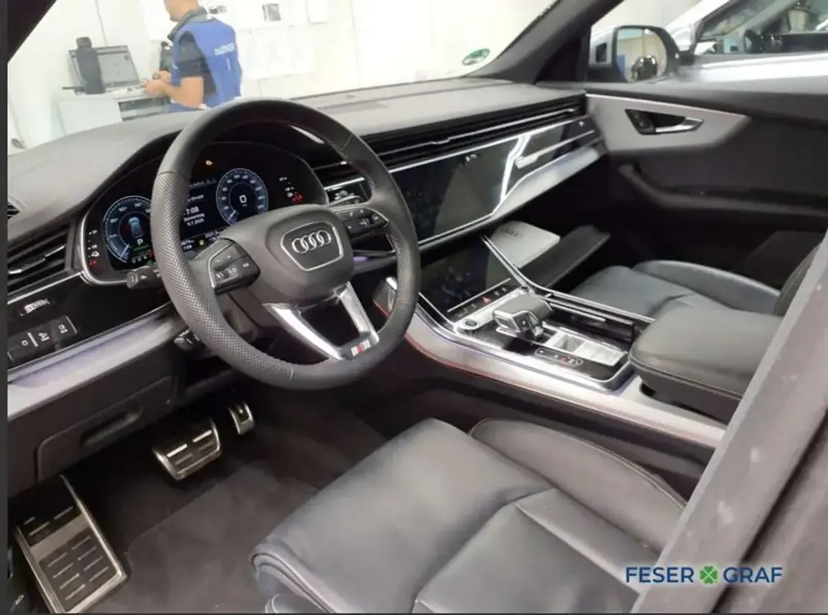 Gebraucht Audi Q8 S-Line 394 PS (289 kW) 2025 Satellitsilber metallic SUV