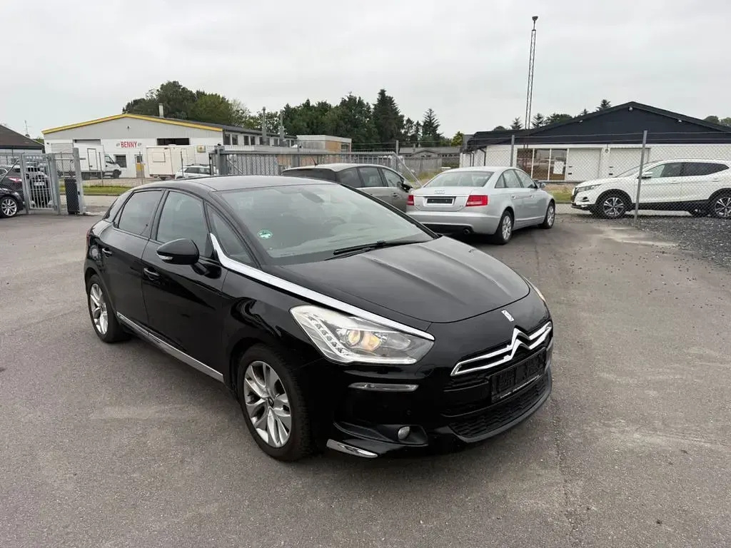 Gebraucht Citroën DS5 Chic 163 PS (119 kW) 2012 Schwarz Kleinwagen