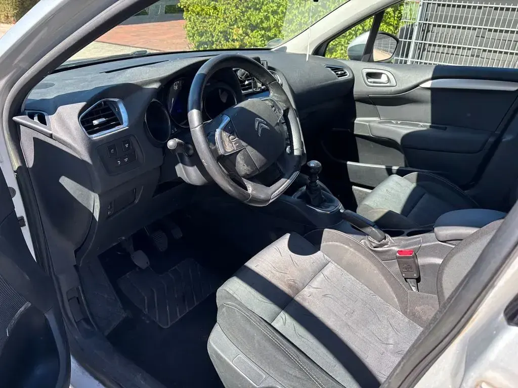 Gebraucht Citroën C4 SELECTION 99 PS (72 kW) 2013 Silber Limousine