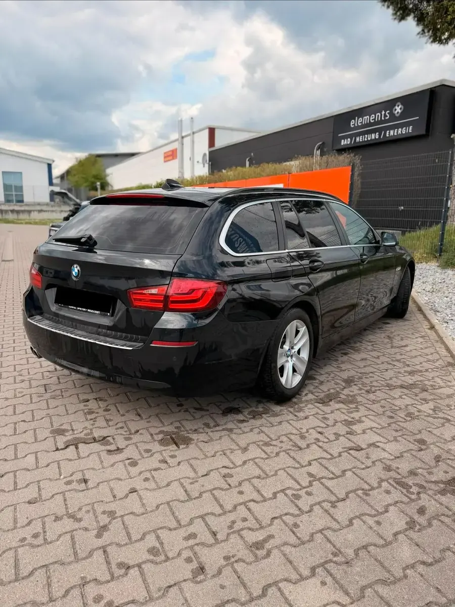 Second-hand BMW 520 184 CP (135 kW) 2012 Negru Break
