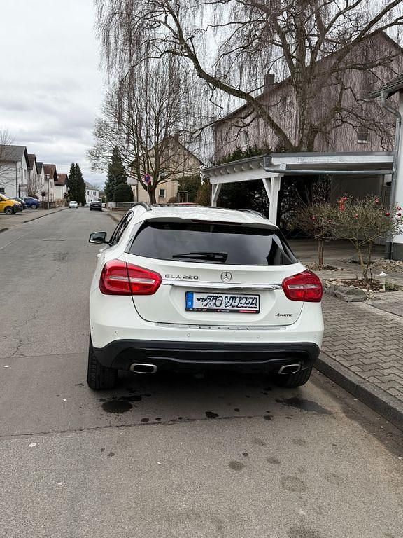 Gebraucht Mercedes GLA220 170 PS (125 kW) 2014 Weiß SUV