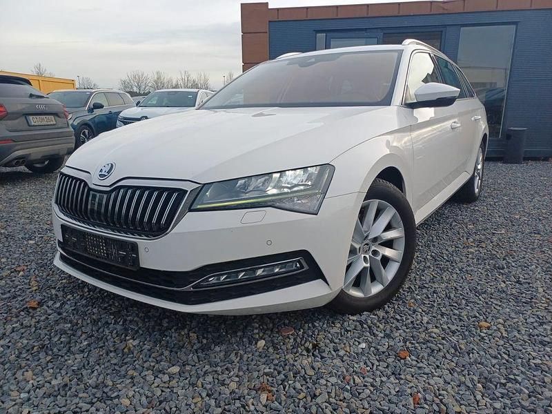 Weiß Gebraucht 2020 Skoda Superb Style Kombi | 16.499 € (Guter Preis) - Bild 1/4