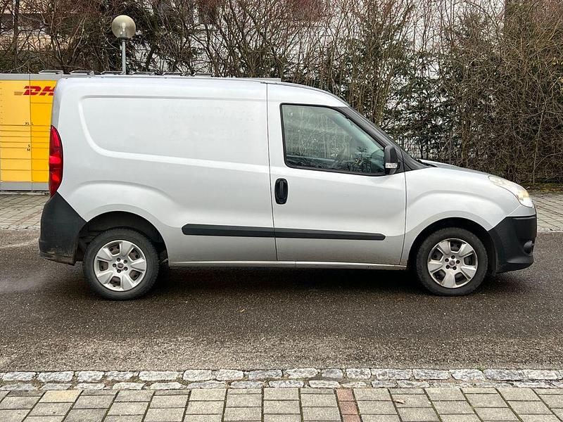 Gebraucht Fiat Doblò Basis 90 PS (66 kW) 2013 Grau Van / Kleinbus